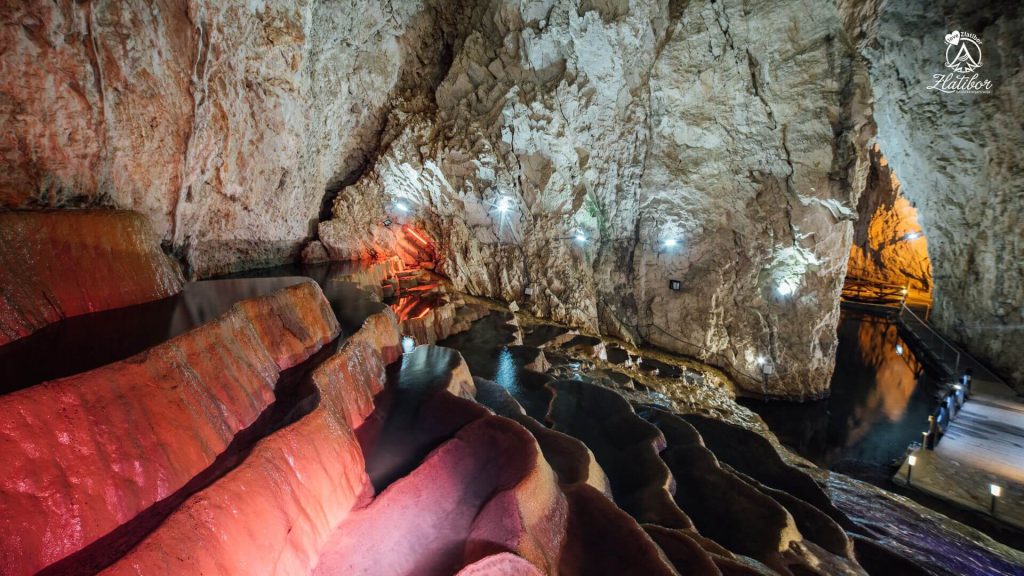 Stopića pećina na Zlatiboru je mesto koje svaki turista mora posetiti kada je na ovoj planini.