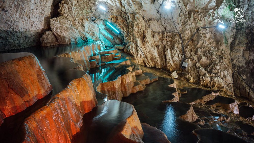 Stopića pećina, jedna od glavnih turističkih atrakcija na Zlatiboru.