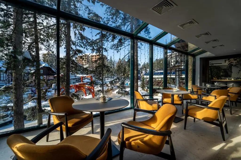 Hotel Mona